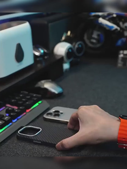 Single Tone iPhone MagSafe Case With Stripes - Black